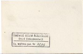 Fiszka z odręcznymi notatkami bibliograficznymi Józefa Żurowskiego  strona 2: pieczątka Działu Do...