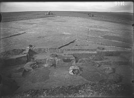 Negatyw szklany nr PMA 5782. Stanowisko w m. Gródek  pow. Równe (Ukraina). Piekarnia VIII i VII w...