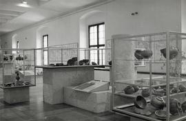 Fotografia kolorowa (odbitka) z otwarcia wystawy pt.  "Terra Sigillata - Porcelana antyku&qu...